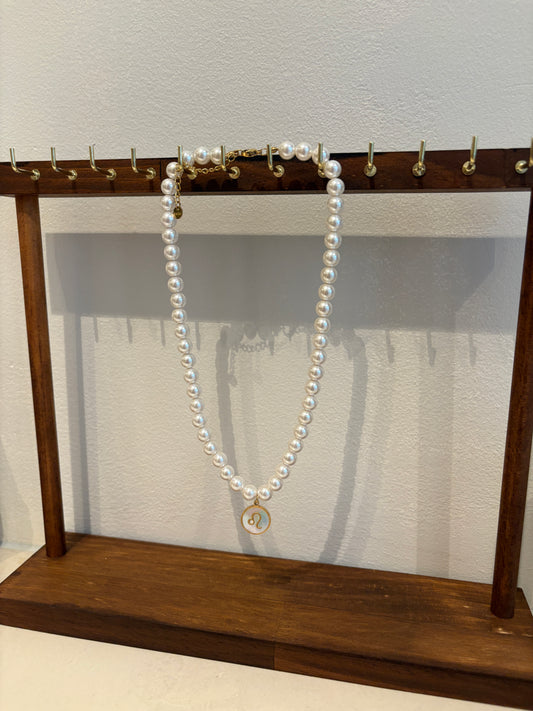 Zodiac Sign 18K Gold Plated Necklace Leo Leeuw Beads Pearls