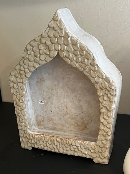MINIMALIST BEIGE CERAMIC ALTAR – Studio Avalon Bohème