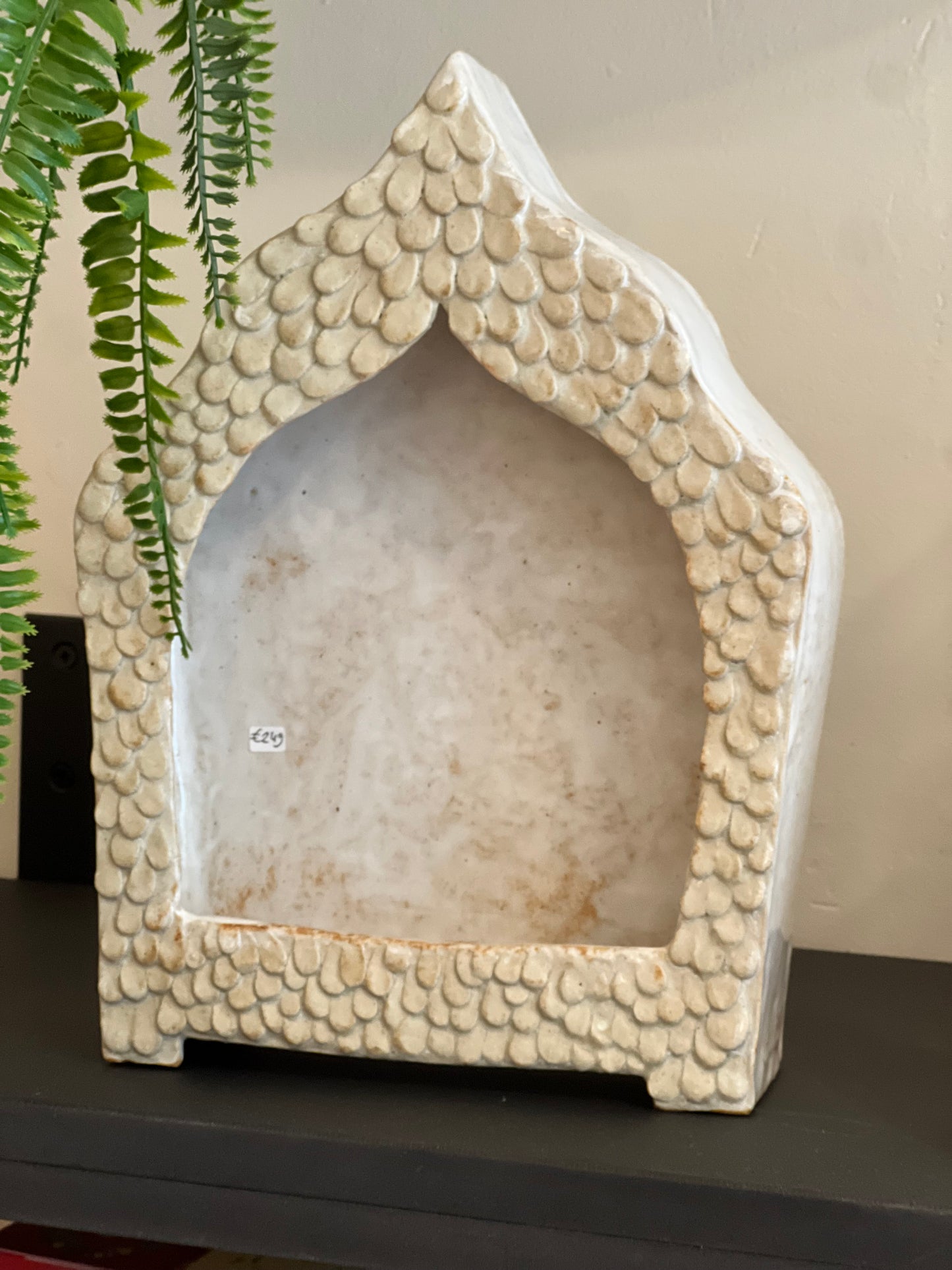 MINIMALIST BEIGE CERAMIC ALTAR – Studio Avalon Bohème