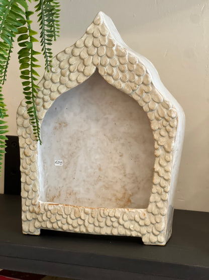 MINIMALIST BEIGE CERAMIC ALTAR – Studio Avalon Bohème