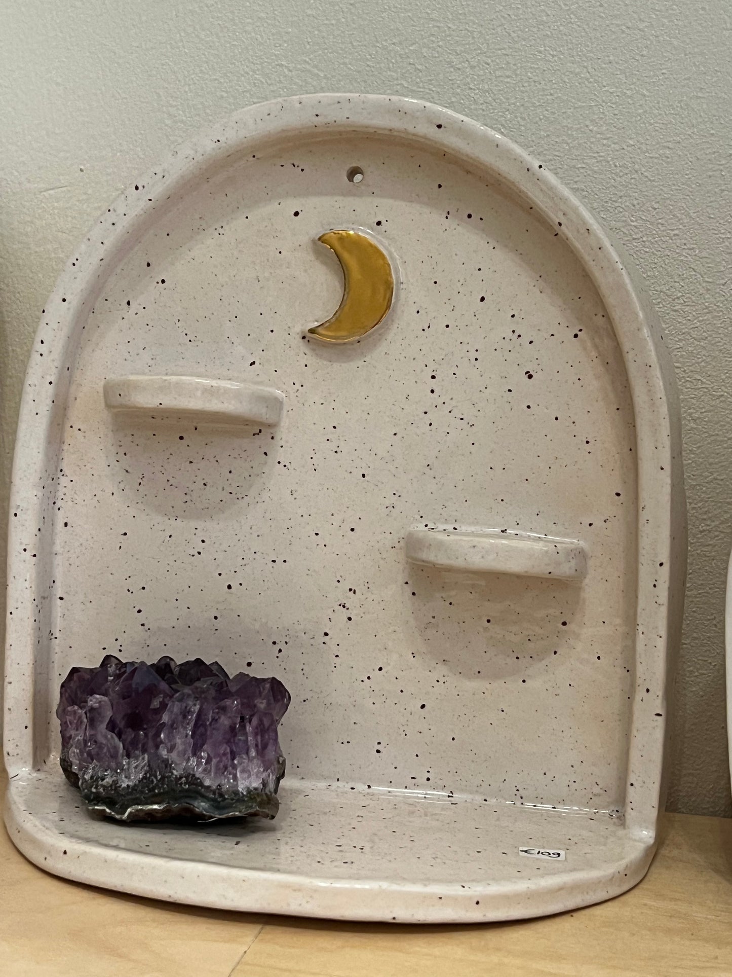 HANDMADE BEIGE & SPECKLED CERAMIC ALTAR WITH GOLDEN MOON Studio Avalon Bohème