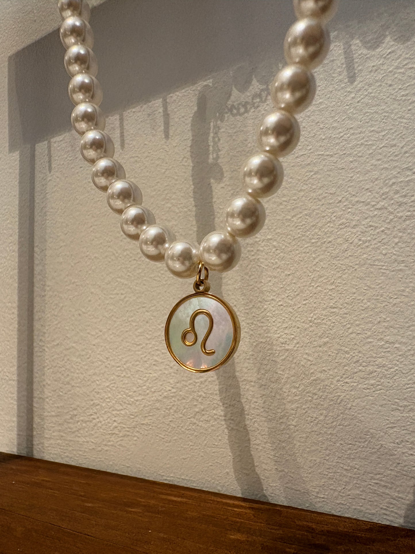 Zodiac Sign 18K Gold Plated Necklace Leo Leeuw Beads Pearls