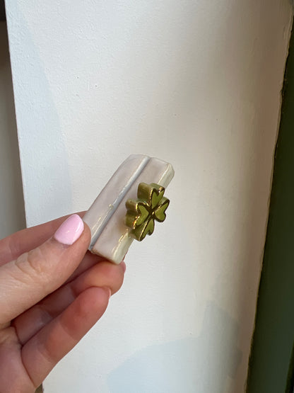 Handmade ceramic cardholder - 24K Four leaf clover - Studio Avalon Boheme