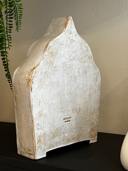 MINIMALIST BEIGE CERAMIC ALTAR – Studio Avalon Bohème