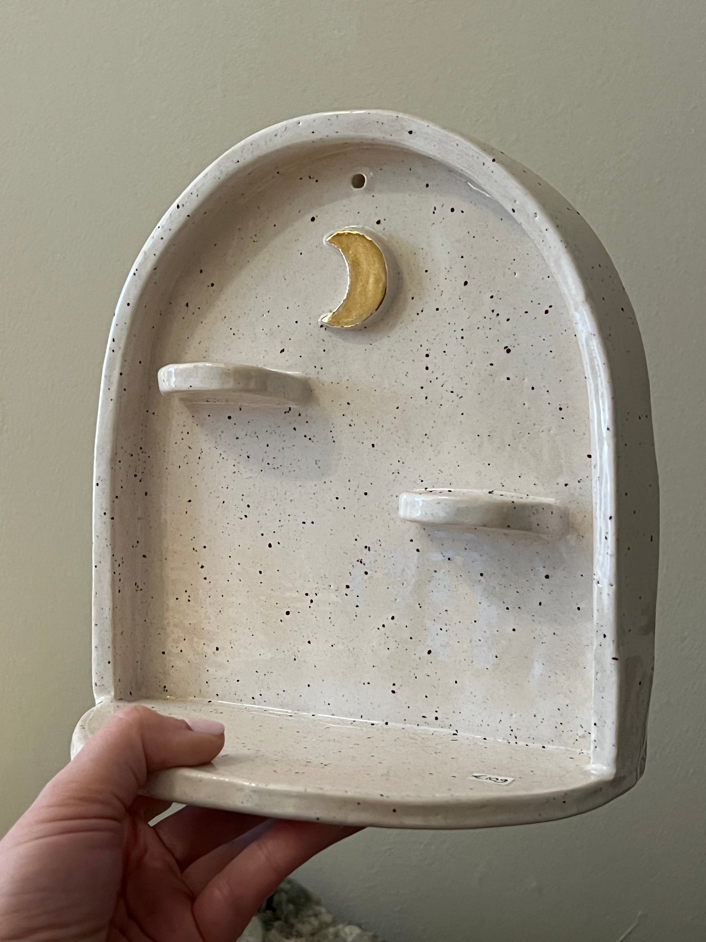 HANDMADE BEIGE & SPECKLED CERAMIC ALTAR WITH GOLDEN MOON Studio Avalon Bohème